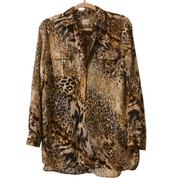 Chicos Animal Print Silky Flowy Popover Buttons - Picture 1 of 11